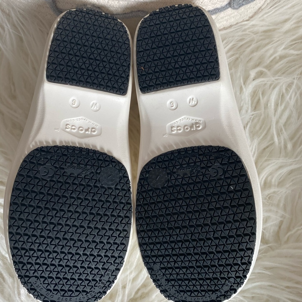 Crocs - Picture 4 of 5